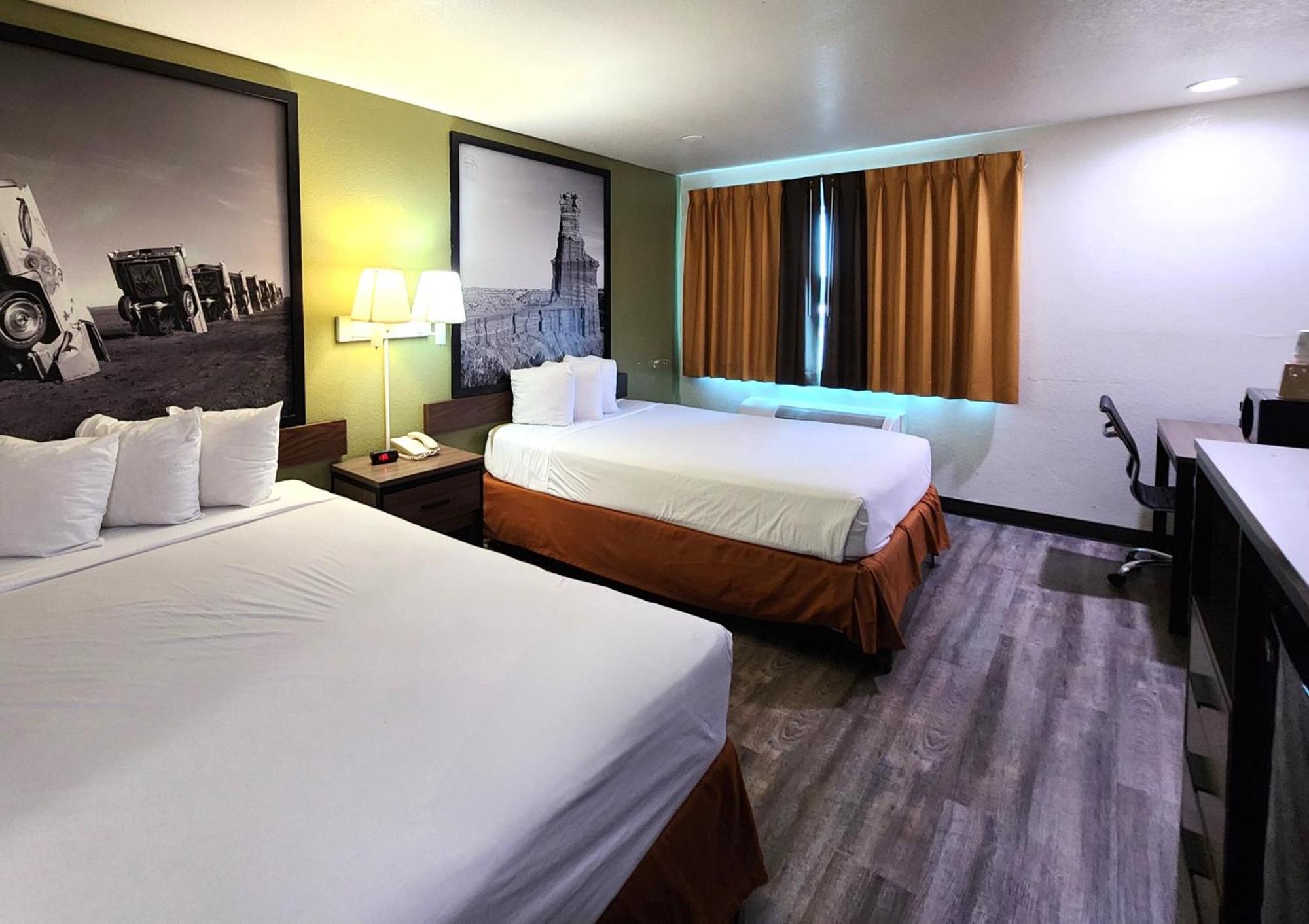 Super 8 By Wyndham North/university Area Hotel